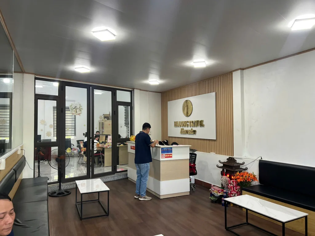 Hạ Long Travel Limousine