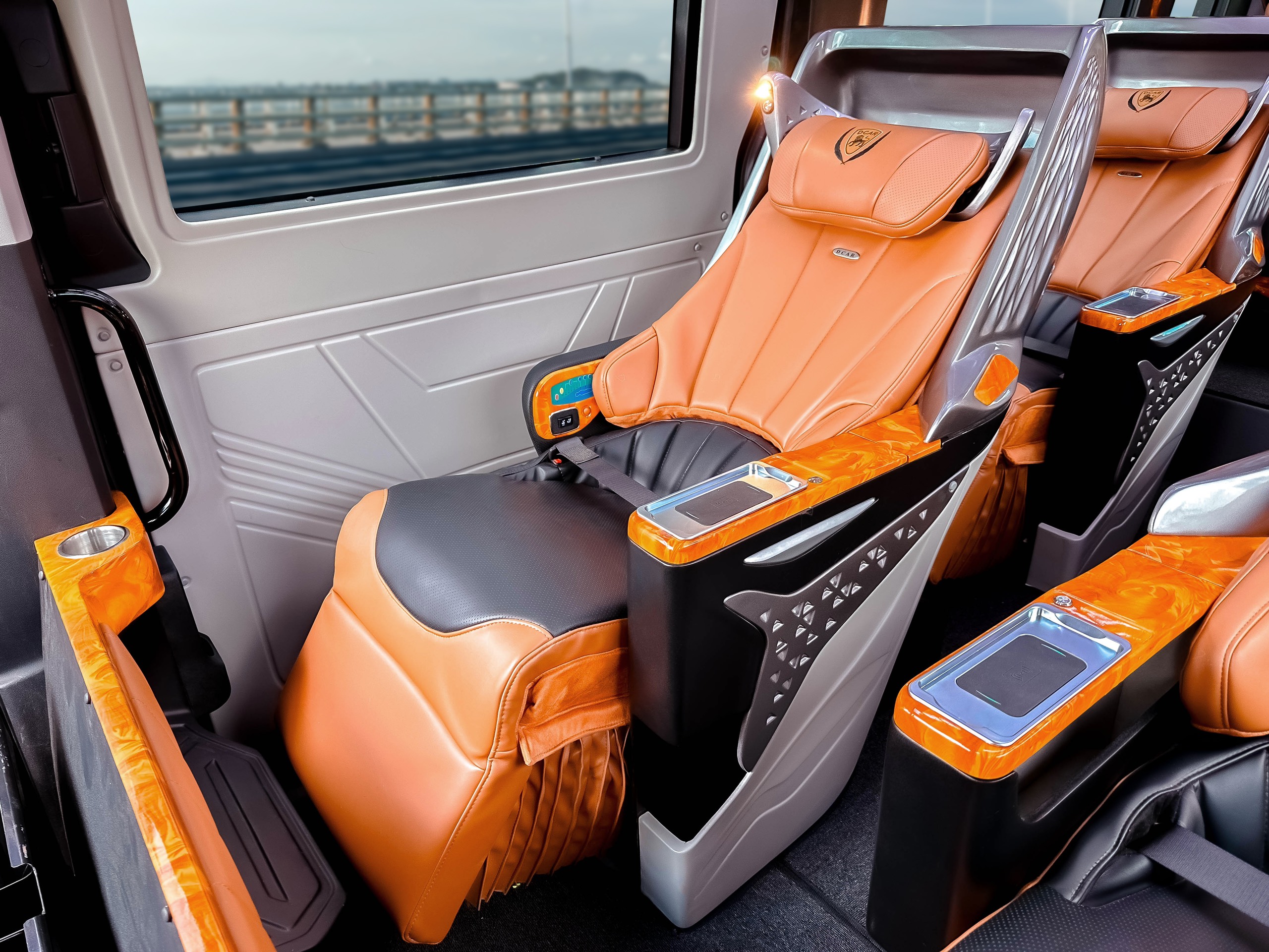 Xe Limousine Sài Gòn ⇌ Phan Thiết | Bến Thành Travel