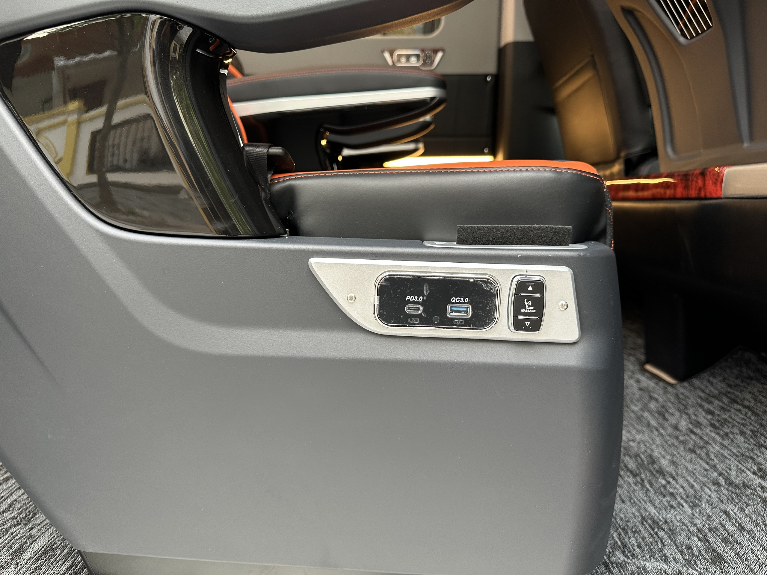 Xe Limousine Hà Nội ⇌ Phú Thọ | Hùng Vương Limousine